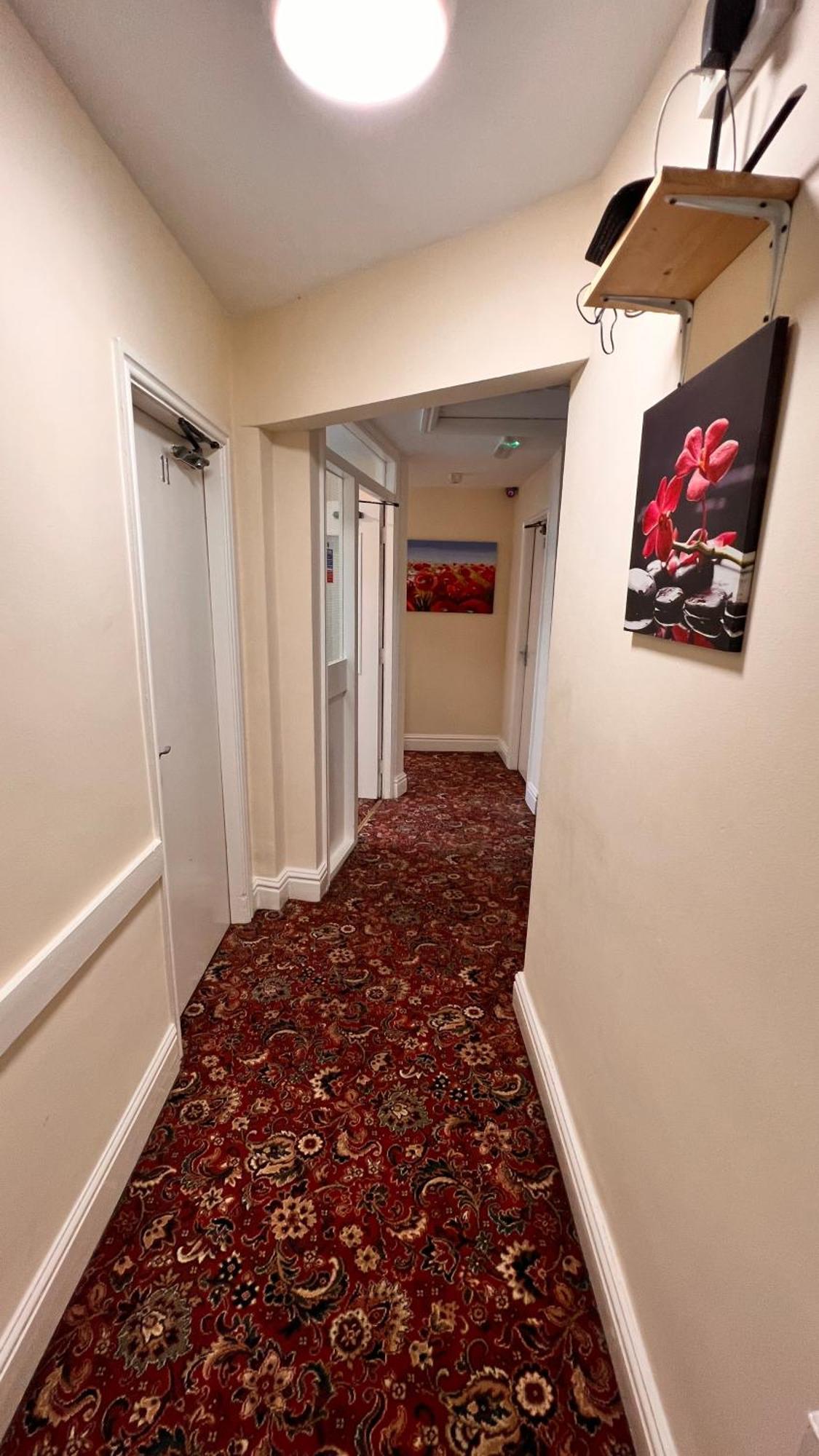 Guest house Castle 86-88 Sheil Rd L6 3af 3*