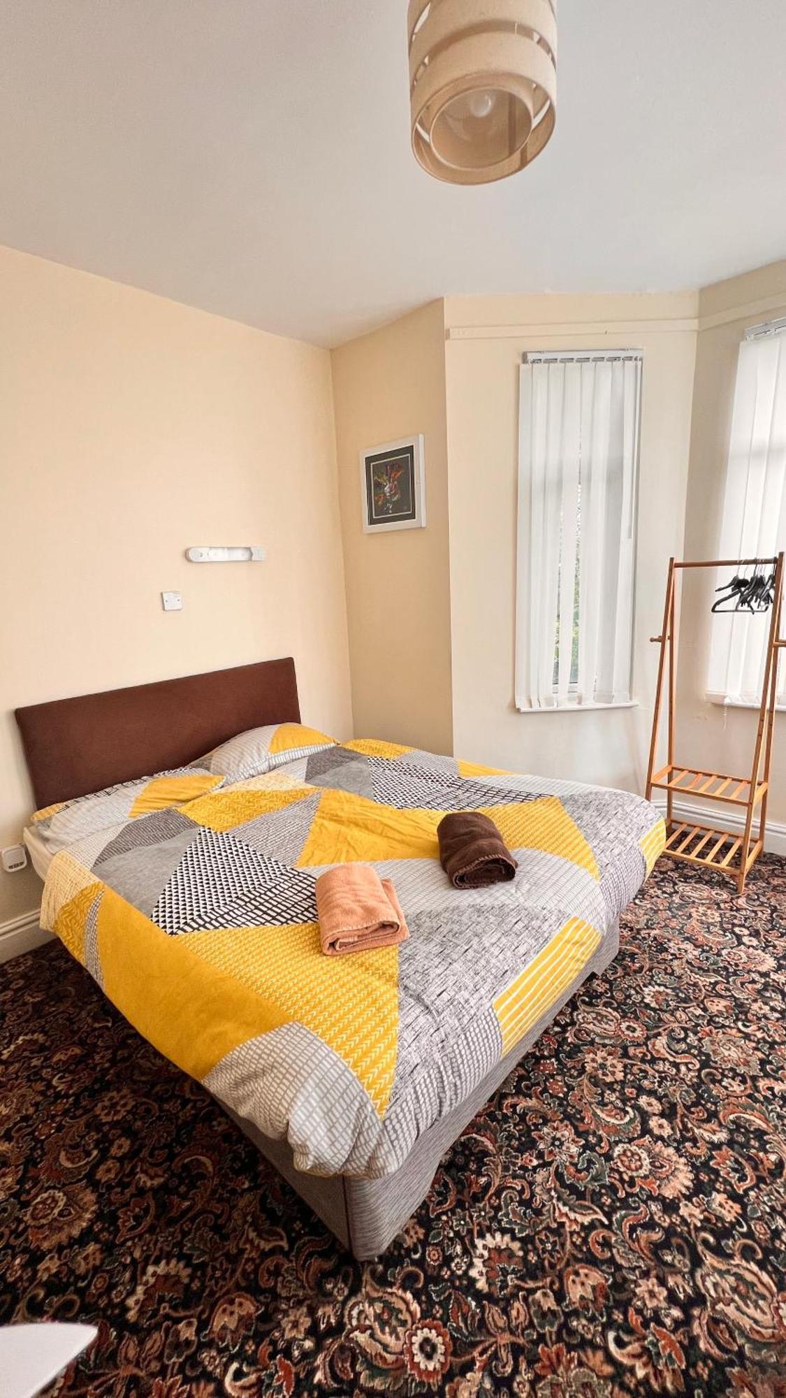 Guest house Castle 86-88 Sheil Rd L6 3af Liverpool