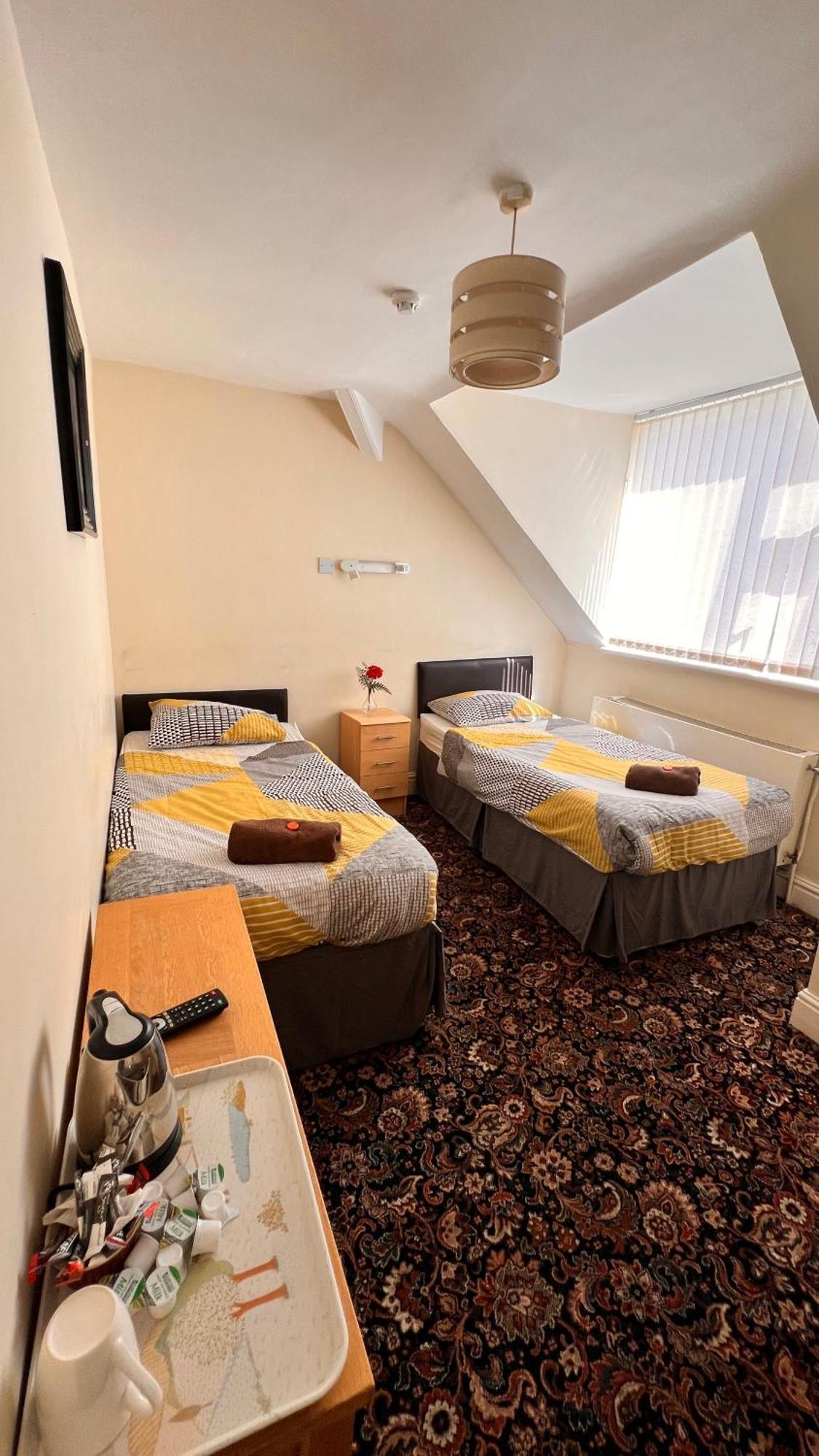 Guest house Castle 86-88 Sheil Rd L6 3af Liverpool