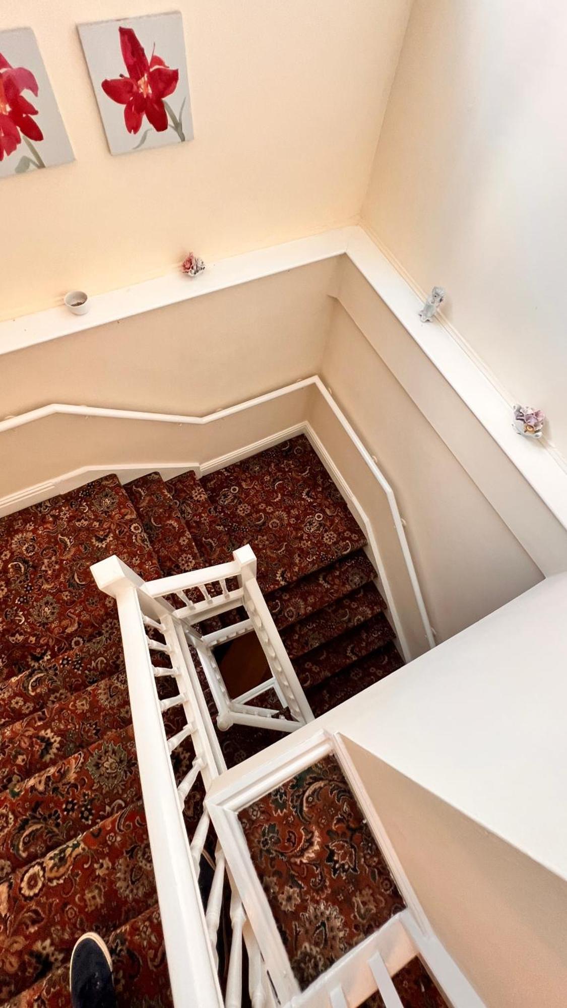 Castle 86-88 Sheil Rd L6 3af Guest house