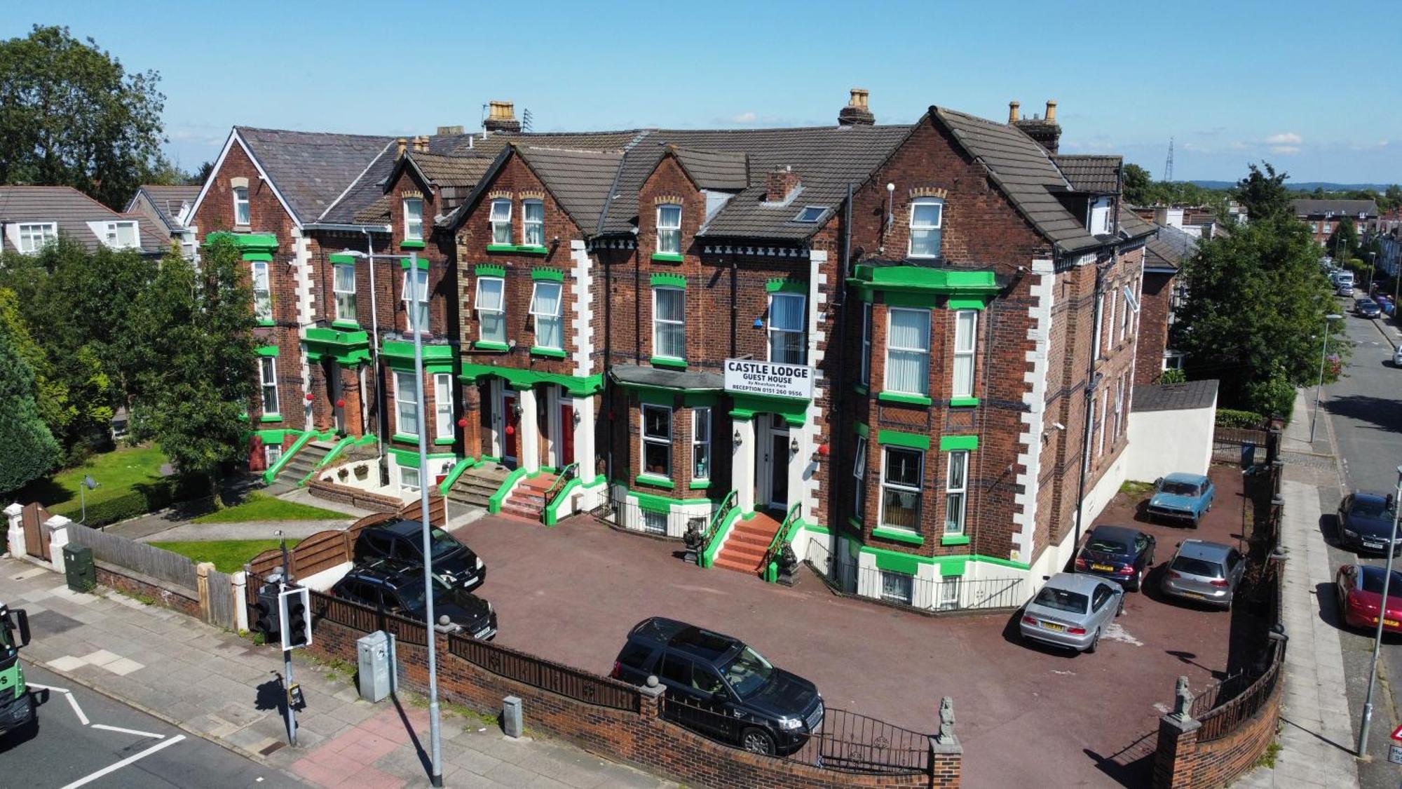 Castle 86-88 Sheil Rd L6 3af Liverpool