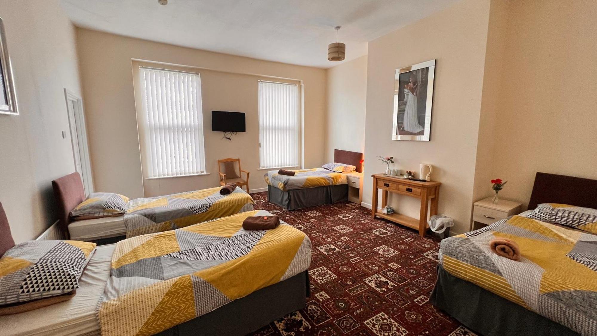 Guest house Castle 86-88 Sheil Rd L6 3af