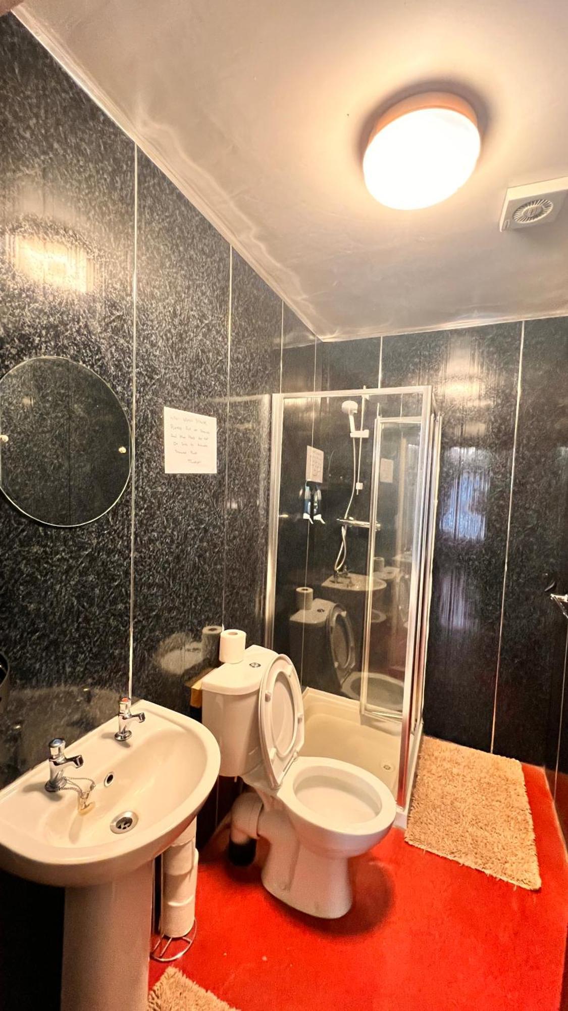 Guest house Castle 86-88 Sheil Rd L6 3af Liverpool