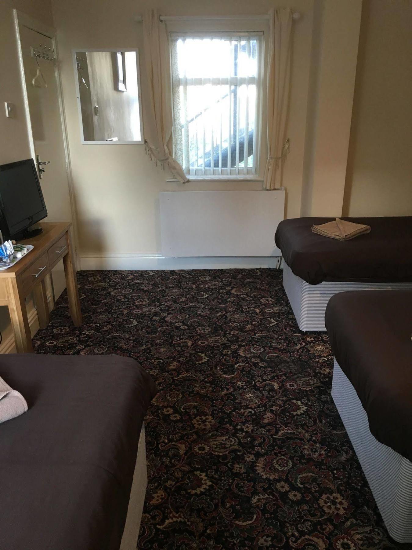 Castle 86-88 Sheil Rd L6 3af 3* Liverpool