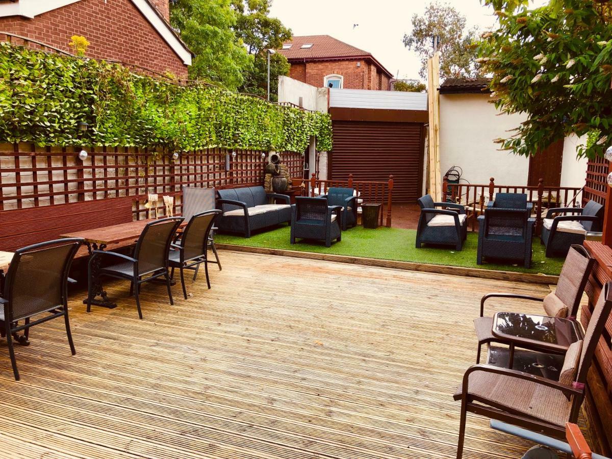 Castle 86-88 Sheil Rd L6 3af Guest house 3*