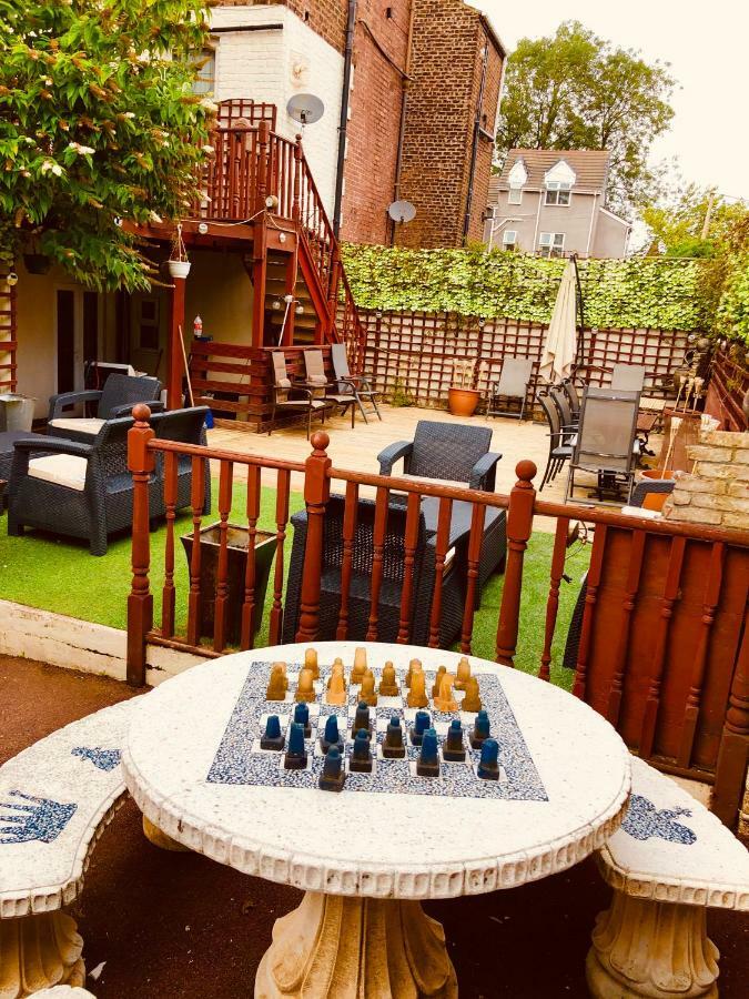 Castle 86-88 Sheil Rd L6 3af Liverpool